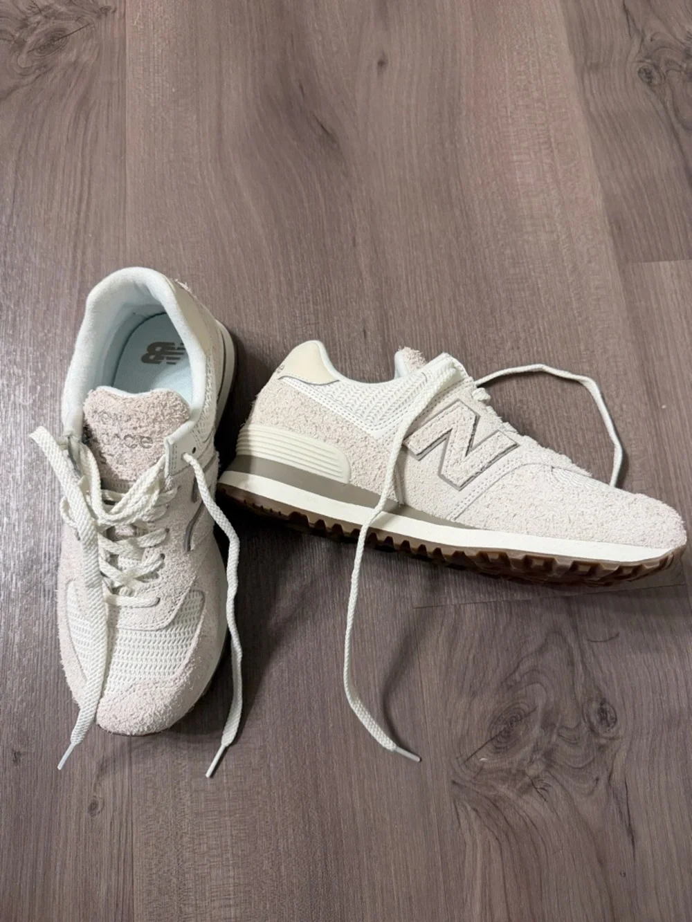 New Balance Off-White/Tan 574-Style Sneakers size 7.5 - Picture 1 of 1